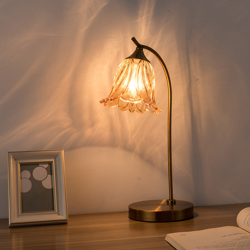 French retro style bedroom bedside table lamp