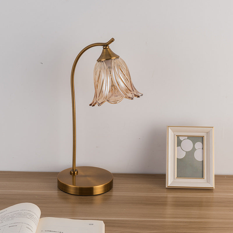 French retro style bedroom bedside table lamp